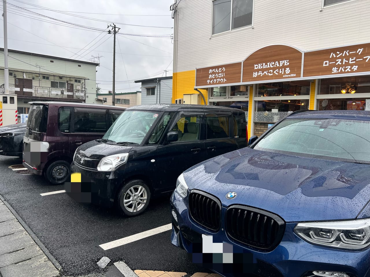 DELICAFEはらぺこぐりる駐車場